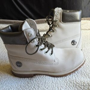 Womans Timberland Pewter Boots